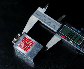 Prototype of the miniature atomic clock.png